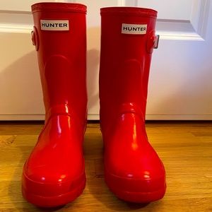 Hunter original 11 inch rain boots in red color woman’s size 8.